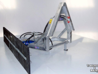 Rubber yard scraper Qmac 180 HYDR SCHUIN ACCORD