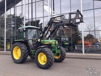 Tractor John Deere 2850 + frontlader (40km !!)
