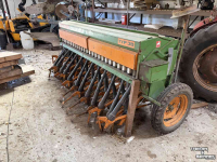 Seed drill Amazone D7 standaard