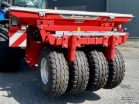 Front hopper seed drill Kverneland DF1 fronttank met bandenpakker