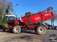 Sugar beet harvester Gilles Beet Master 2000