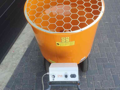 Sawdust spreader for boxes Flingk SE250