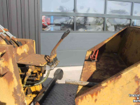 Excavator  Griesser 1614 getrokken kraan graafmachine op wielen met knijperbak
