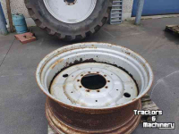 Wheels, Tyres, Rims & Dual spacers New Holland Velgen 18x42