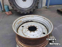 Wheels, Tyres, Rims & Dual spacers New Holland verschillende soorten velgen