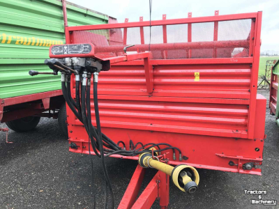 Silage-block distribution wagon Schuitemaker 30S