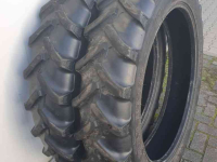 Wheels, Tyres, Rims & Dual spacers BKT 230/95R48 en 230/95R32