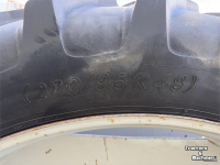 Other tractors and accessories Michelin 270/95R48 & 12.4R28 cultuurwiel set