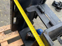 Used parts for tractors Deutz-Fahr K80 Trekhaakslede Deutz Sauermann