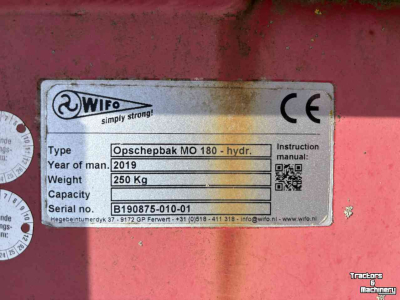 Loading buckets Wifo MO 180