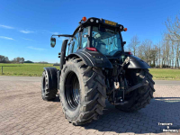 Tractor Valtra T214D