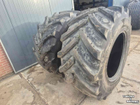 Wheels, Tyres, Rims & Dual spacers Bridgestone 710/55R30