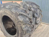 Wheels, Tyres, Rims & Dual spacers Bridgestone 710/55R30