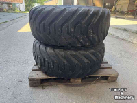 Wheels, Tyres, Rims & Dual spacers BKT 400/60-22.5 op wiel  6 gts ET-50