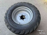 Wheels, Tyres, Rims & Dual spacers BKT 400/60-22.5 op wiel  6 gts ET-50