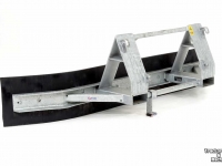 Rubber yard scraper Qmac Rubberschuif 270 met EURO aankoppeling Erfschuif / Modderschuif /