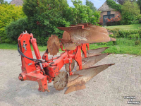 Ploughs Niemeyer Delta 3-200 wentel ploeg