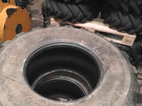 Wheels, Tyres, Rims & Dual spacers BKT banden 650/55R26.5