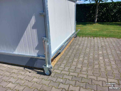 Calf hutches  Groot Kalverhok