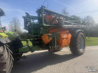 Fieldsprayer pull-type Amazone UX 5200_