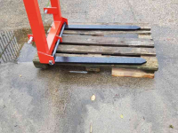 Other tillage machinery and accessories  Palletdrager  750 kg met verstelbare lepels
