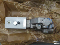 Tractor New Holland NewH T7.xxx Case-IH Puma ABS Hydr Remventiel CNH parts nr:47584635