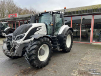 Tractor Valtra T154 Active