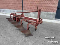Ploughs  5-schaar ploeg