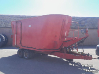 Feed mixer Peecon Voermengwagen