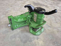 Used parts for tractors John Deere trekhaken handmatig en automatisch 330 cm en 390 cm breed