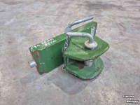 Used parts for tractors John Deere trekhaken handmatig en automatisch 330 cm en 390 cm breed