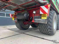 Self-loading wagon Strautmann Giga Vitesse CFS 4002DO. Doseerwagen.