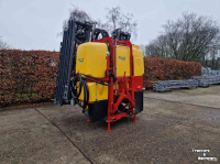Fieldsprayer 3 points Beyne Gecko 27 meter gedragen veldspuit
