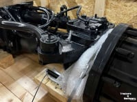 Tractor New Holland Vooras - NewH T7 HD / Case-IH OPTUM / Steyr  TERRUS Parts no:47676815