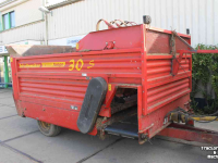 Silage-block distribution wagon Schuitemaker Amigo 30S blokkenwagen blokkendoseerwagen voerkar voerwagen messenwals