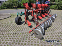 Ploughs Kverneland LB KKLB-100-300 Wentelploeg met vorenpakker