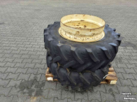 Wheels, Tyres, Rims & Dual spacers Kleber 2stuks 320/85R24, dubbellucht voor smalspoor tractoren