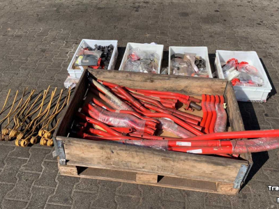 Diverse new spare-parts Niemeyer Nieuwe onderdelen diversen.