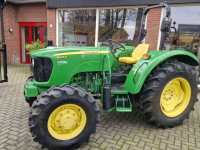 Tractor John Deere 5055E