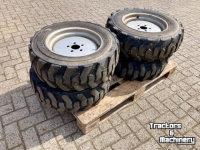 Wheels, Tyres, Rims & Dual spacers Weidemann BKT + Trelleborg 27x8.50-15 Banden