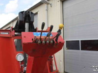 Vertical feed mixer Trioliet Gigant 700 voermengwagen zelfladende voerwagen snijbord bewegende messen