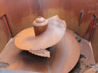 Vertical feed mixer Trioliet Gigant 700 voermengwagen zelfladende voerwagen snijbord bewegende messen