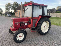 Tractor International 633 2WD CABINE 3 CIL. STUURBEKRACHTIGING