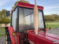 Tractor International 633 2WD CABINE 3 CIL. STUURBEKRACHTIGING