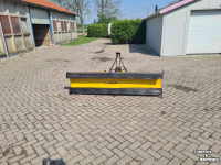 Rubber yard scraper  Modder/sneeuwschuif