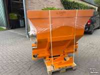 Sawdust spreader for boxes Flingk KSS 1015