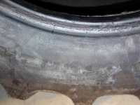 Wheels, Tyres, Rims & Dual spacers Good Year 440/65X24 90 % Buitenband