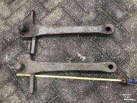 Diverse used spare-parts Fendt Pitonfix treklat Fendt 300 en 500 serie