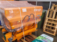 Sawdust spreader for boxes Flingk KSS 1500