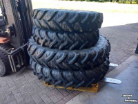 Wheels, Tyres, Rims & Dual spacers Kleber cultuurwielen 300/95/46 en 270/95/32